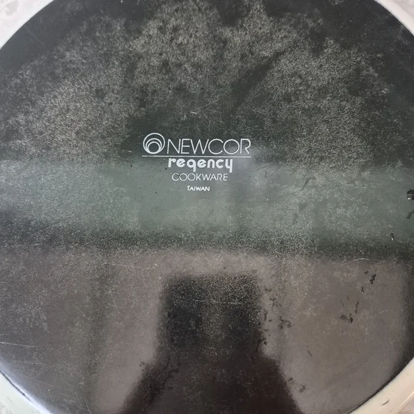 Decorative Floral Enamel Casserole Dish with Lid - Cream, Orange & Blue - Picture 7 of 7